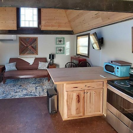 Rustic Hendersonville Farm Studio With Private Deck Εξωτερικό φωτογραφία