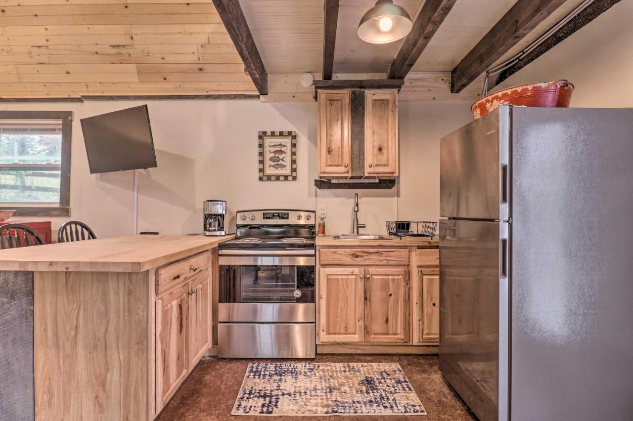 Rustic Hendersonville Farm Studio With Private Deck Εξωτερικό φωτογραφία