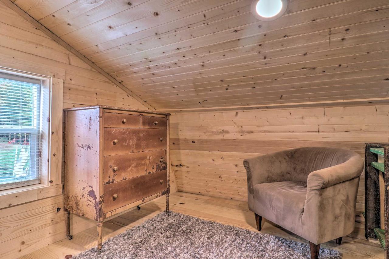 Rustic Hendersonville Farm Studio With Private Deck Εξωτερικό φωτογραφία