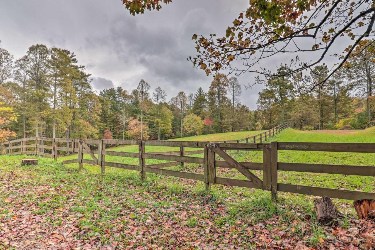 Rustic Hendersonville Farm Studio With Private Deck Εξωτερικό φωτογραφία