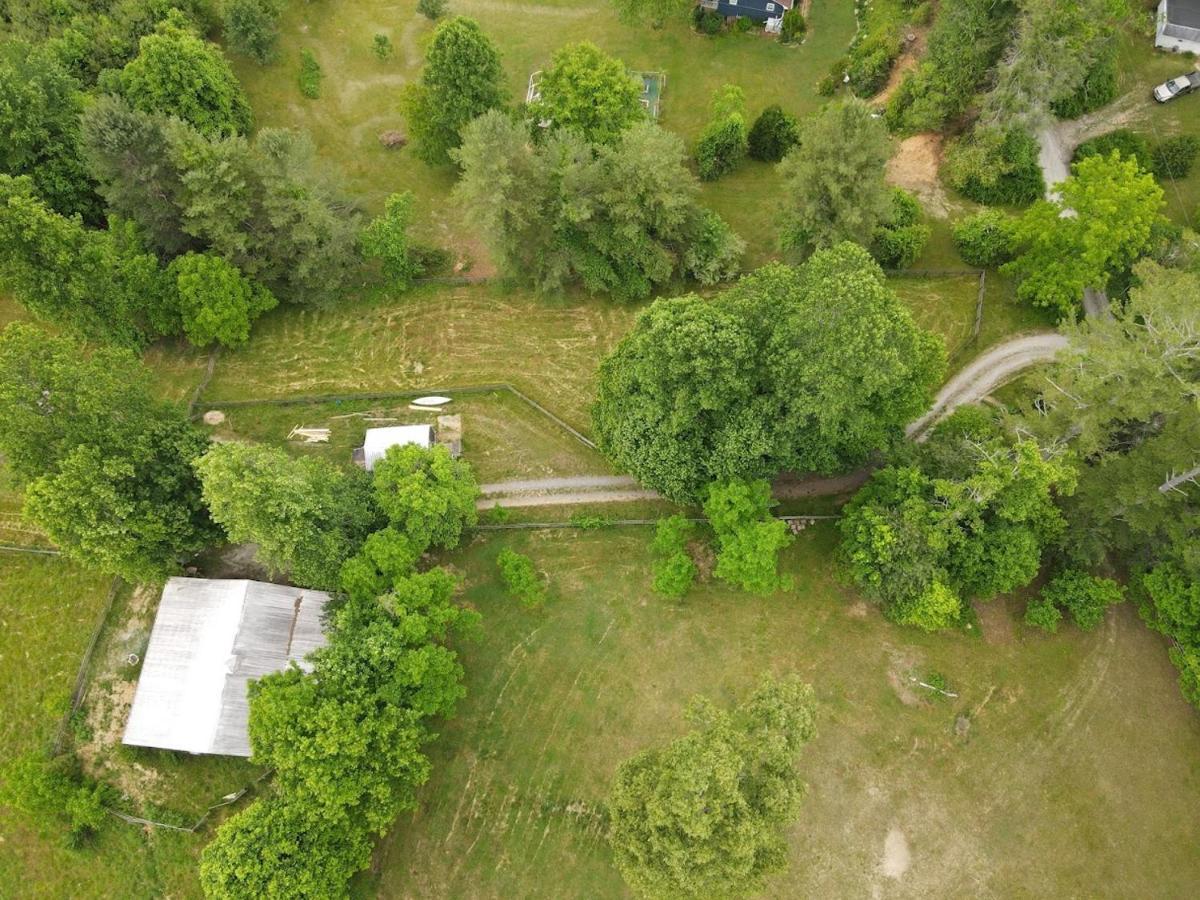 Rustic Hendersonville Farm Studio With Private Deck Εξωτερικό φωτογραφία